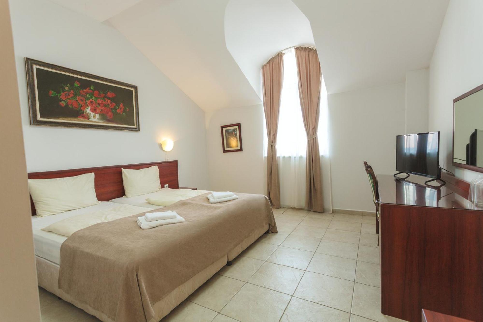 Hotel Central Balchik Exterior photo